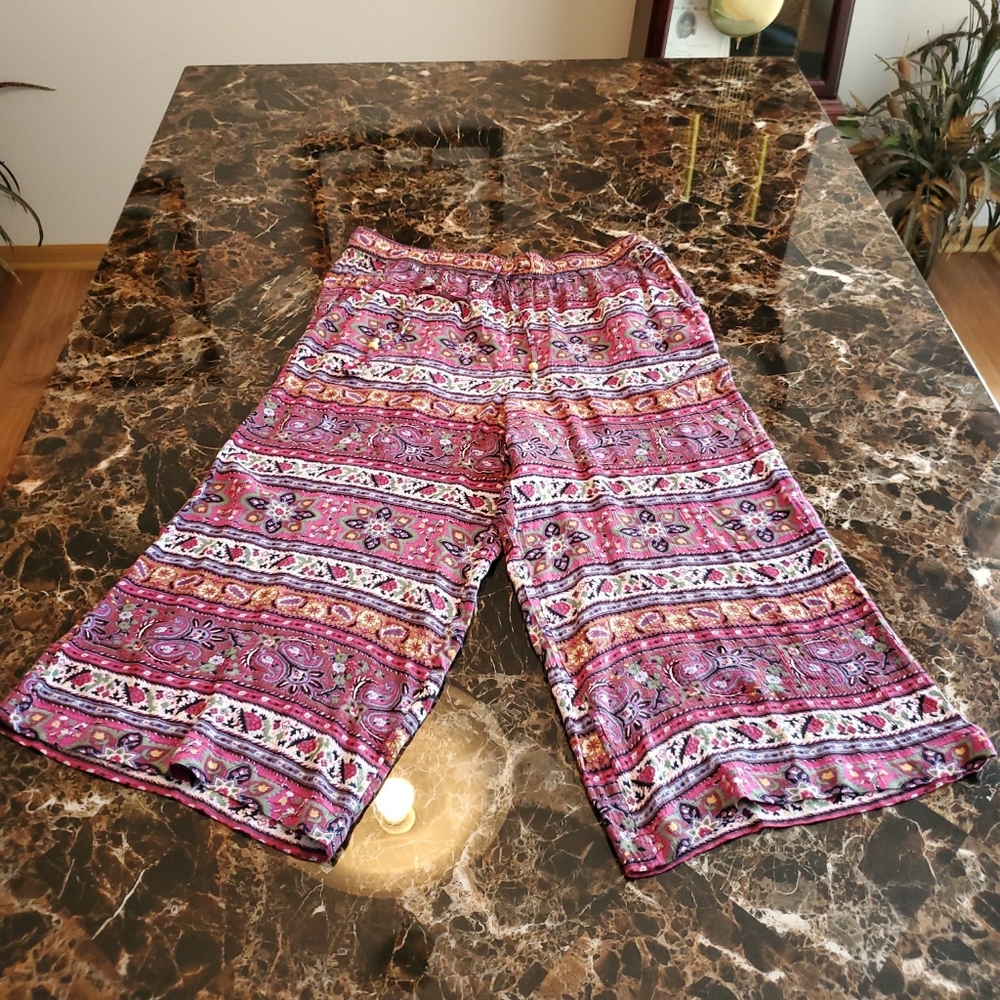 NEW AE | Boho Floral Print Gaucho Capri Pants